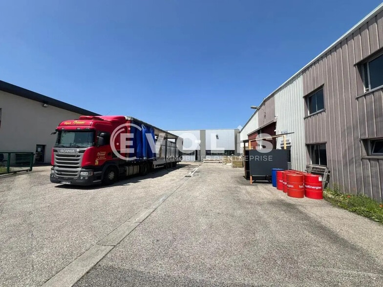 Flex in Brignais for lease - Building Photo - Image 3 of 13