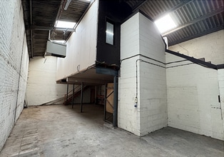 1-21 Old Mill Park, Kirkintilloch for lease Interior Photo- Image 2 of 4