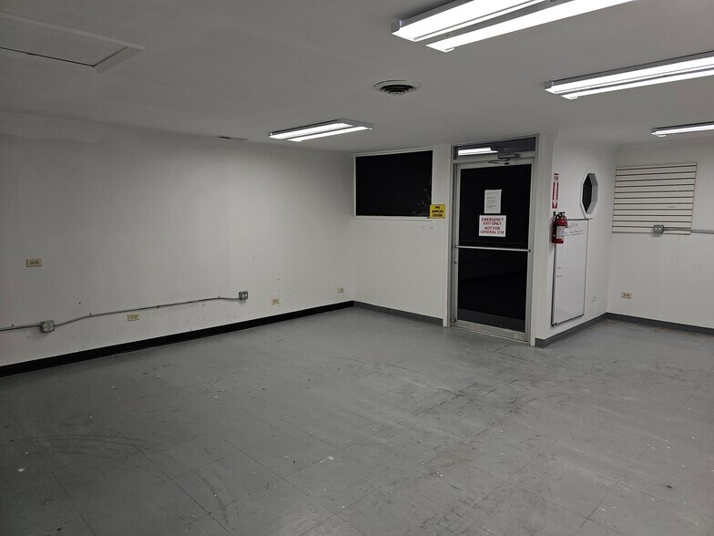 402 W Boughton Rd, Bolingbrook, IL à louer - Photo du bâtiment - Image 3 de 46