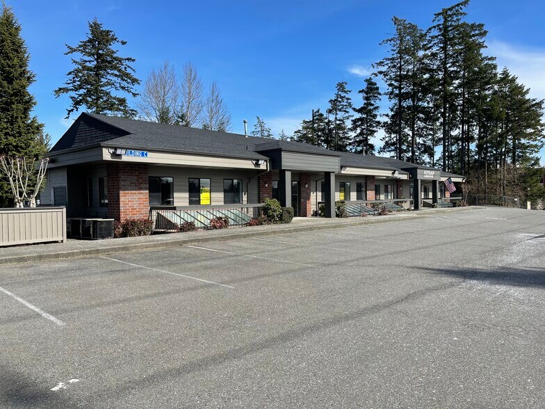 5775 Soundview Dr, Gig Harbor, WA à louer - Photo du bâtiment - Image 2 de 4