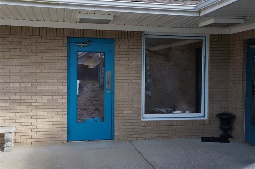 1011-1025 W Fort Williams St, Sylacauga, AL for lease - Building Photo - Image 3 of 30