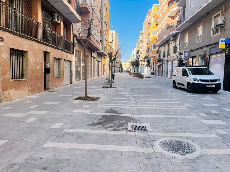 Carrer Olegario Domarco Seller, 24, Elche, Alicante for sale - Building Photo - Image 2 of 4