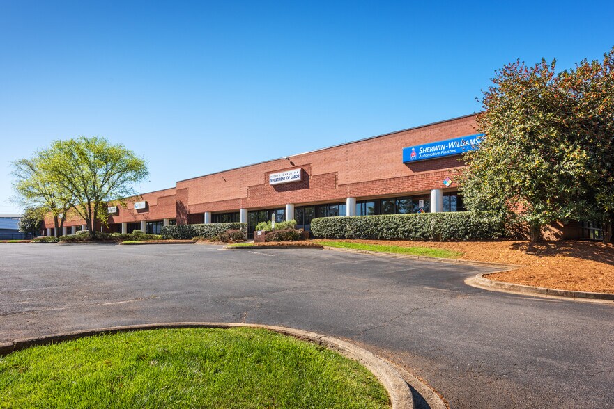 901 Blairhill Rd, Charlotte, NC for lease - Building Photo - Image 1 of 5