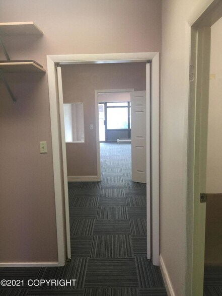 601 E Northern Lights Blvd, Anchorage, AK for lease - Interior Photo - Image 2 of 7