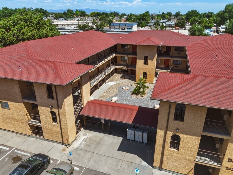 2029 Acero Ave, Pueblo, CO à vendre - Photo du bâtiment - Image 3 de 7