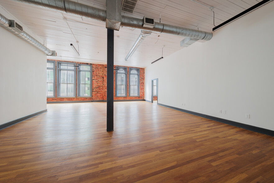 103-105 E 5th St, Austin, TX for lease - Interior Photo - Image 2 of 7