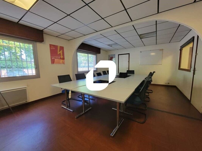 Bureau dans Évry-Courcouronnes à vendre - Photo intérieure - Image 1 de 16