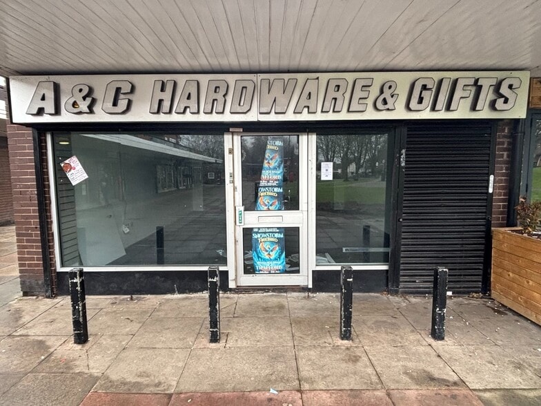 Standfield Centre, Manchester for lease - Building Photo - Image 2 of 3