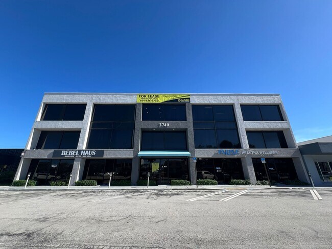 Plus de détails pour 2740 E Oakland Park Blvd, Fort Lauderdale, FL - Bureau à louer