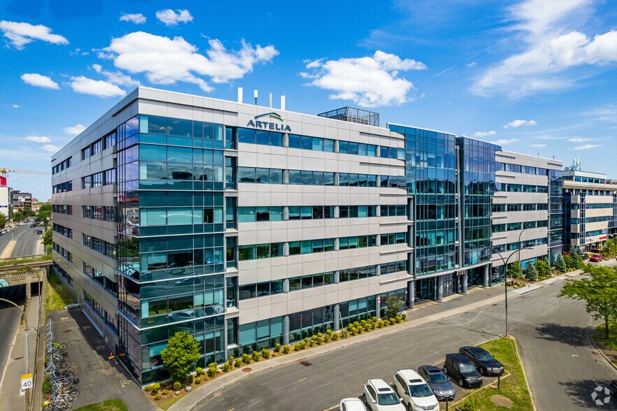 7101 Av Du Parc, Montréal, QC à louer - Photo du bâtiment - Image 3 de 15