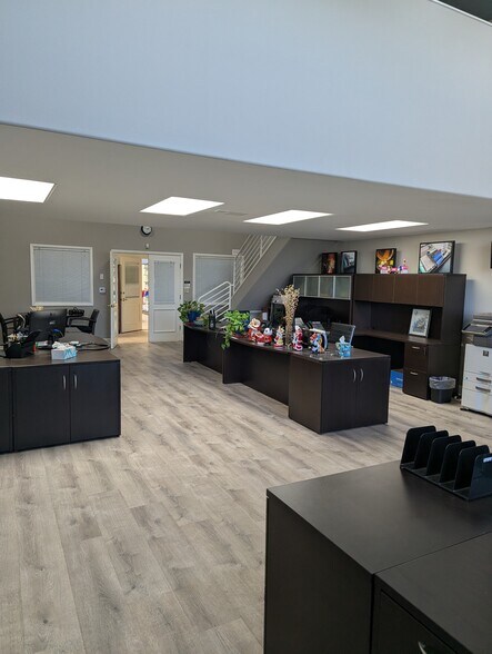 595 W 7th St, San Pedro, CA à louer - Photo intérieure - Image 2 de 4