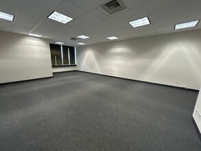 8001 Lincoln Ave, Skokie, IL for lease Building Photo- Image 2 of 3