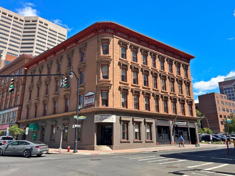 190 Trumbull St, Hartford, CT à louer - Photo du bâtiment - Image 1 de 5