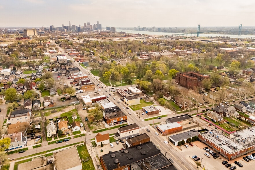 4454-4458 W Vernor Hwy, Detroit, MI for lease - Building Photo - Image 3 of 7