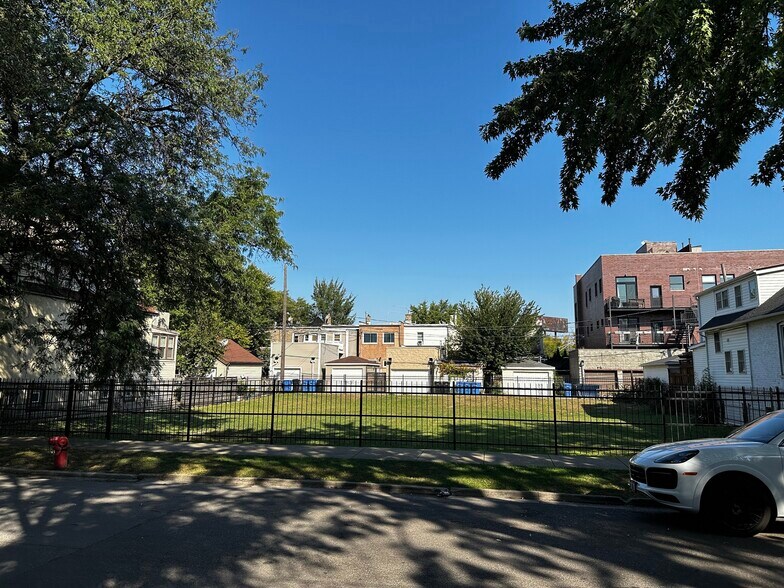 2326-34 W Montana st, Chicago, IL à vendre - Photo du bâtiment - Image 2 de 2