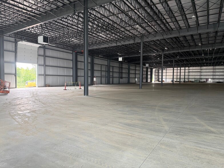 22 Roberts Lane, Clifton Park, NY for lease - Building Photo - Image 3 of 10