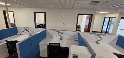 119 N McCarthy Rd, Appleton, WI for lease Lobby- Image 2 of 14