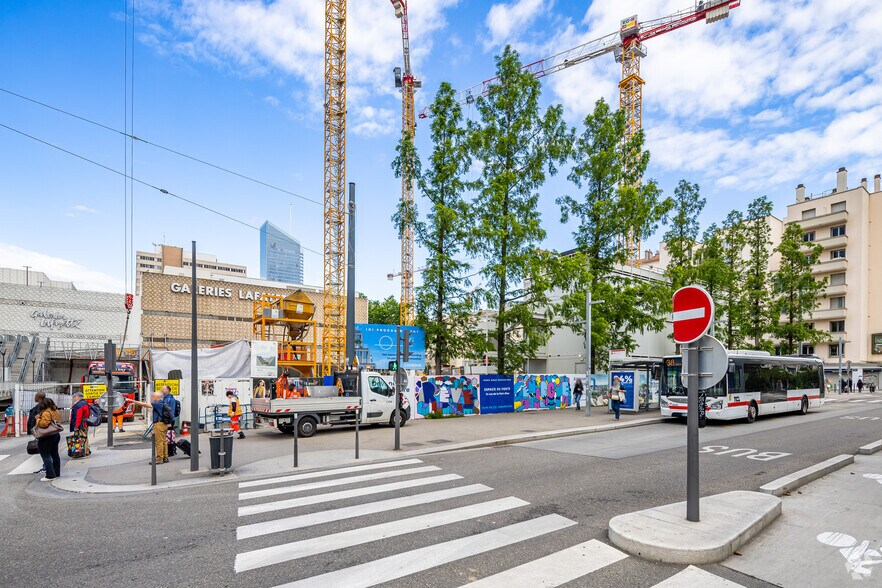 42 Boulevard Eugène Deruelle, Lyon for lease - Building Photo - Image 2 of 2