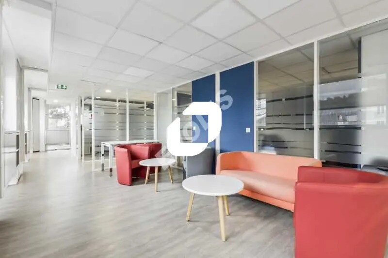 Flex in Paris for lease Building Photo- Image 1 of 24