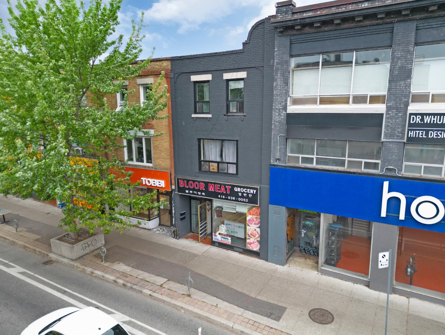 676 Bloor St W, Toronto, ON à vendre Photo du bâtiment- Image 1 de 25