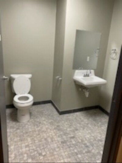 321 W Main St, Waukesha, WI à louer - Photo intérieure - Image 2 de 4