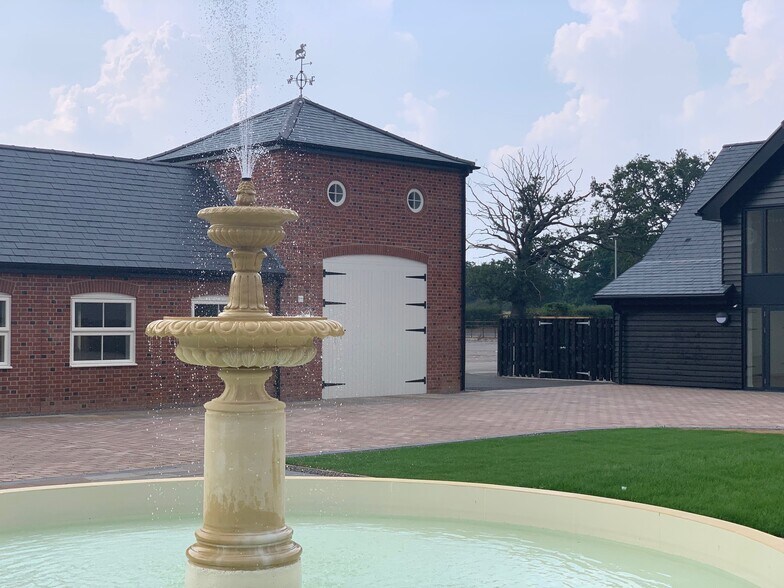 The Granary at Woodlands Court, Beaconsfield à louer - Photo du bâtiment - Image 2 de 4