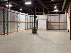 12140-12160 103A Av, Surrey, BC à louer Photo intérieure- Image 1 de 1