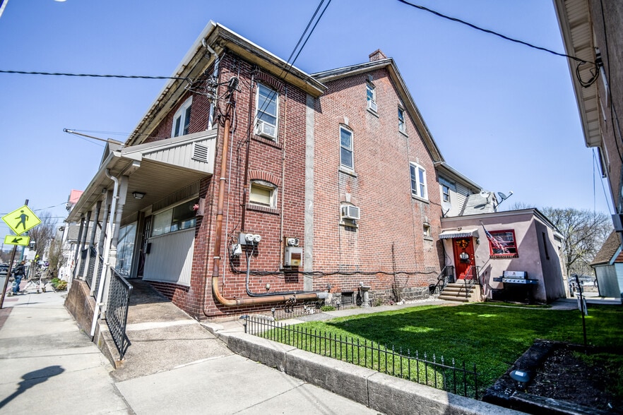 82 Main St, Pennsburg, PA for sale - Building Photo - Image 2 of 18
