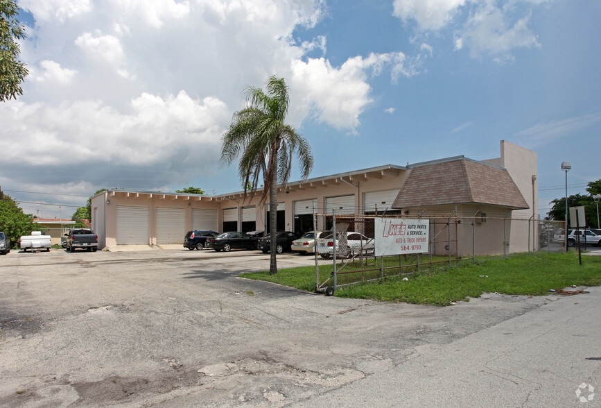 101 NW 43rd St, Oakland Park, FL for sale - Primary Photo - Image 1 of 4