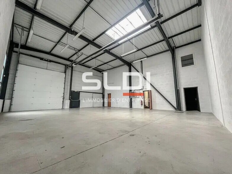 Bureau dans Rillieux-la-Pape à louer - Photo intérieure - Image 1 de 7