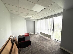 Ash Rd, New Ash Green for lease Interior Photo- Image 1 of 5