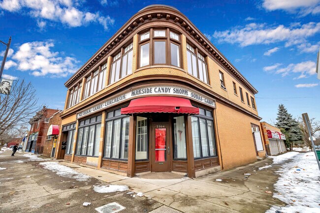 Plus de détails pour 2302 Main St, Buffalo, NY - Commerce de détail à vendre