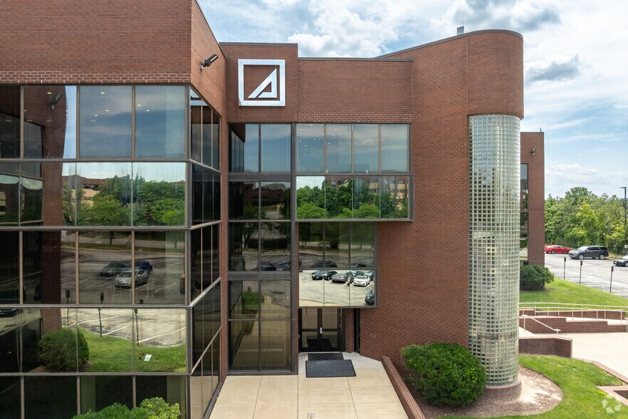 881 Elkridge Landing Rd, Linthicum, MD à louer - Photo du bâtiment - Image 3 de 7