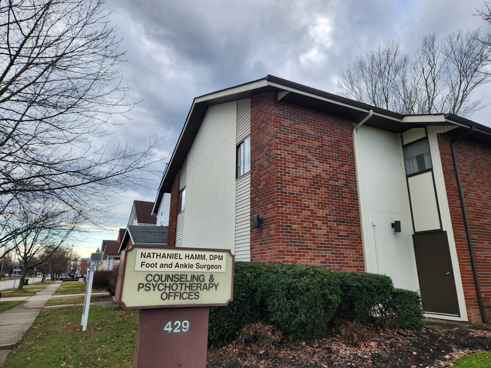 429 Front St, Berea, OH à louer Photo principale- Image 1 de 9