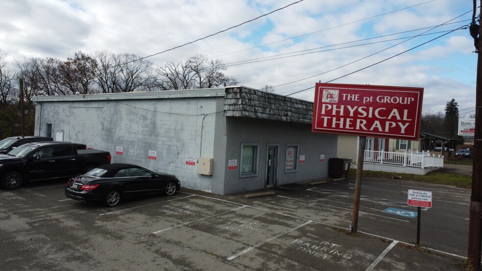 3014 Leechburg Rd, New Kensington, PA for lease - Building Photo - Image 1 of 11