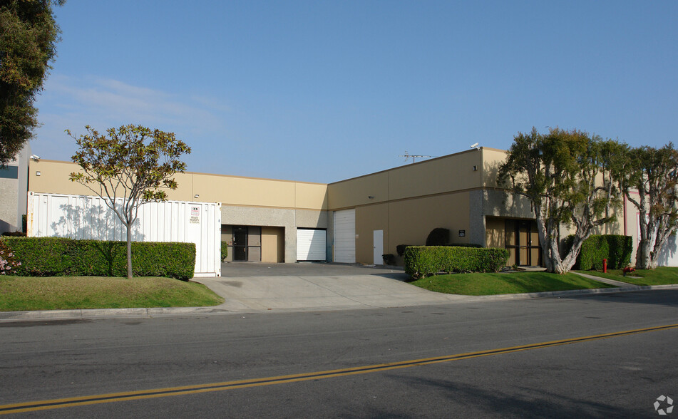 17612-17622 Sampson Ln, Huntington Beach, CA for sale - Building Photo - Image 1 of 1