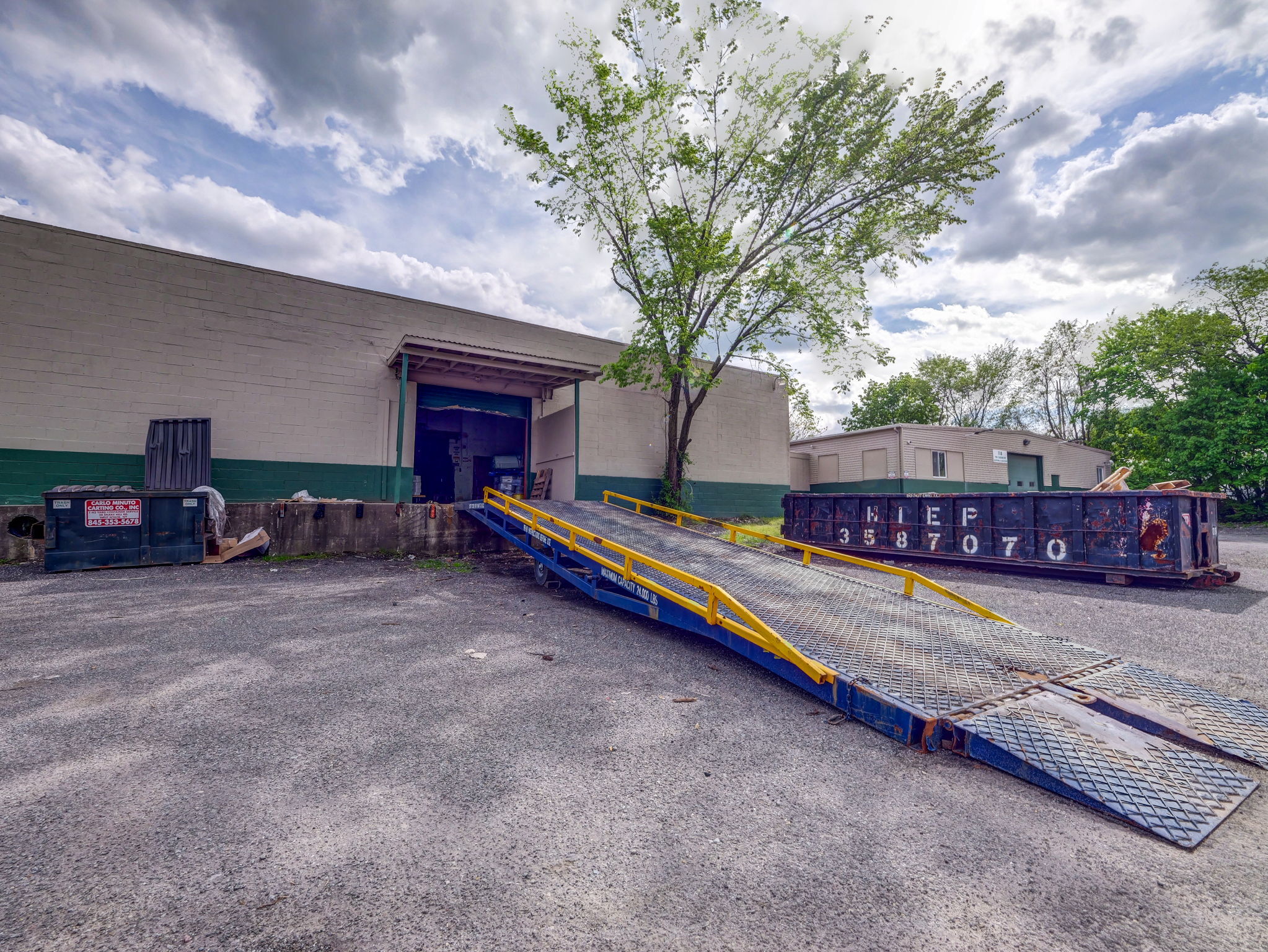 122 E Railroad Ave, West Haverstraw, NY à vendre Photo du bâtiment- Image 1 de 1