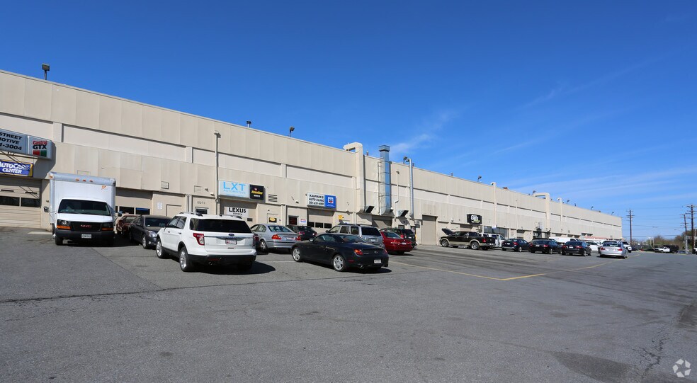 12201-12241 Nebel St, Rockville, MD à louer - Photo du bâtiment - Image 2 de 5