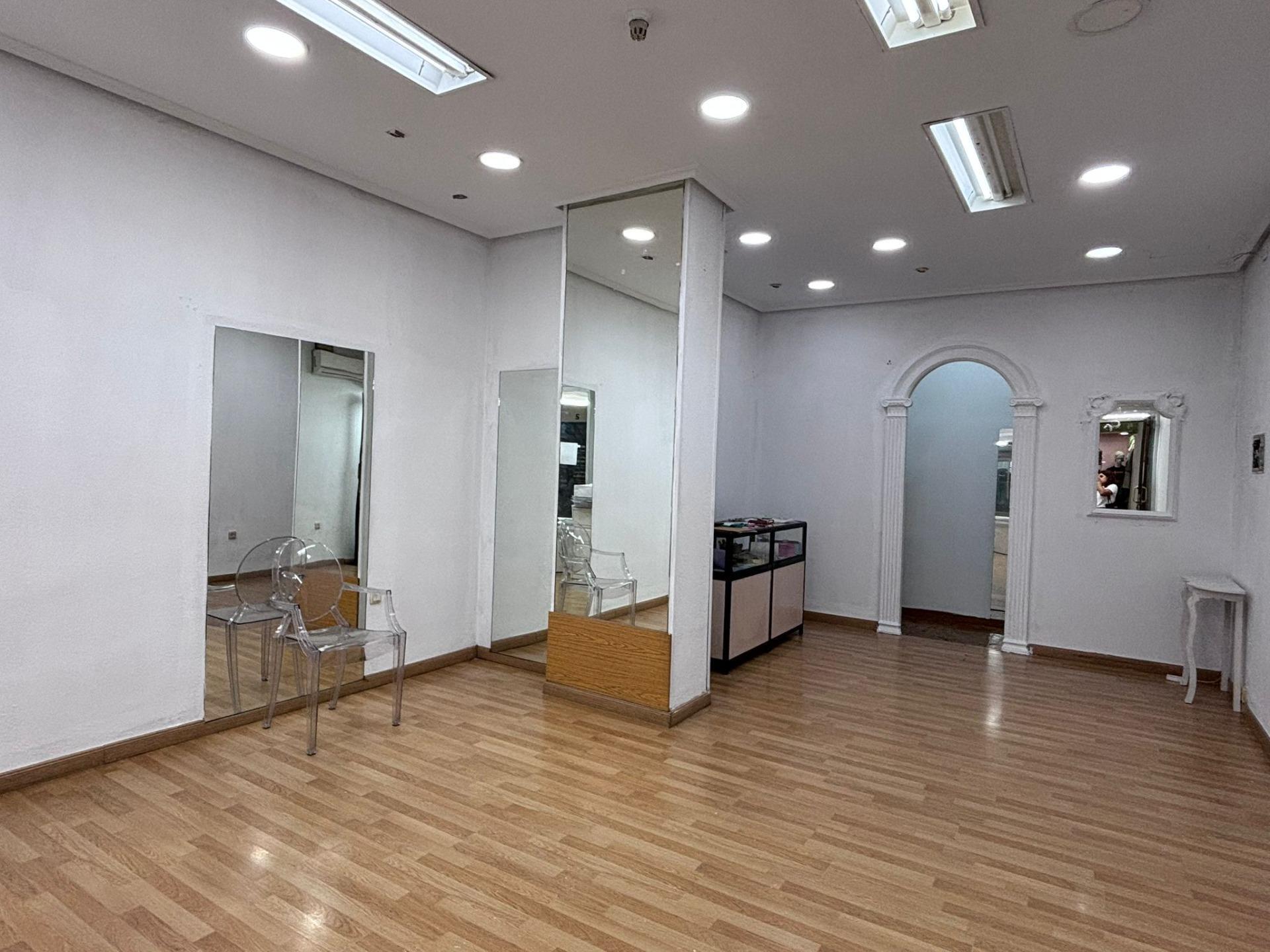 Commerce de détail dans Cáceres, Cáceres à vendre Photo du bâtiment- Image 1 de 11