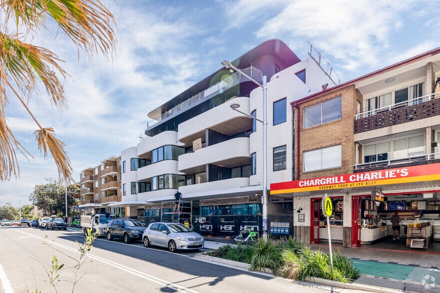 140 Curlewis St, Bondi Beach à louer - Photo du bâtiment - Image 3 de 4