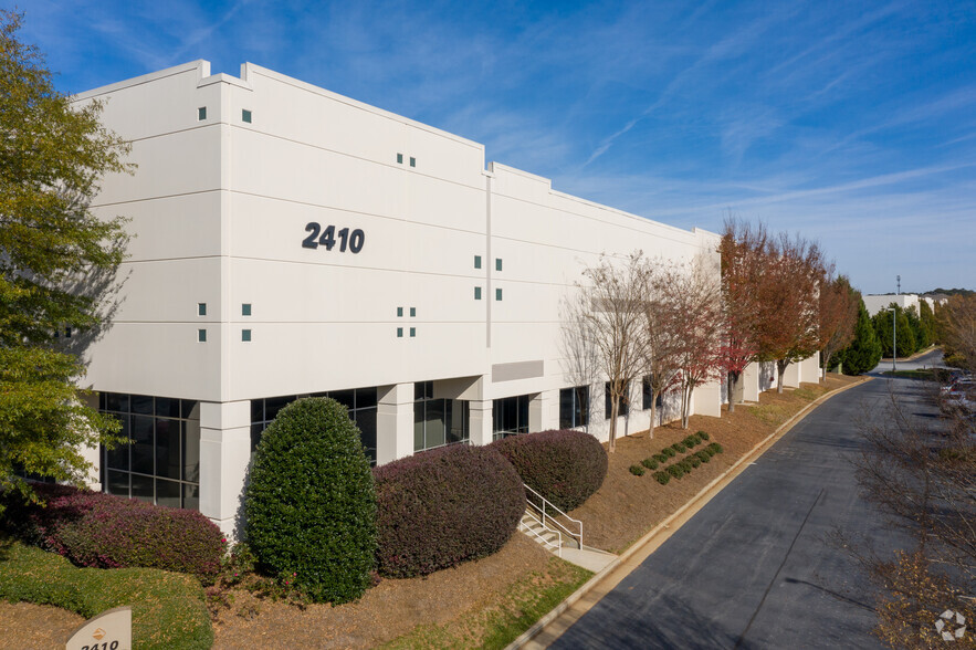 2410 Tech Center Pky, Lawrenceville, GA for lease - Primary Photo - Image 1 of 7