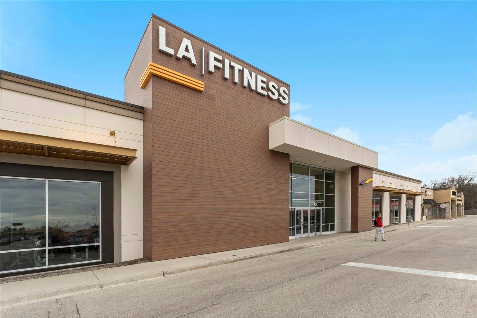 High Point Centre portfolio of 6 properties for sale on LoopNet.ca Primary Photo- Image 1 of 19