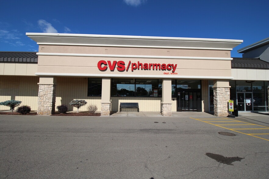 4950-4990 Harlem Rd, Amherst, NY à louer - Photo du bâtiment - Image 3 de 6