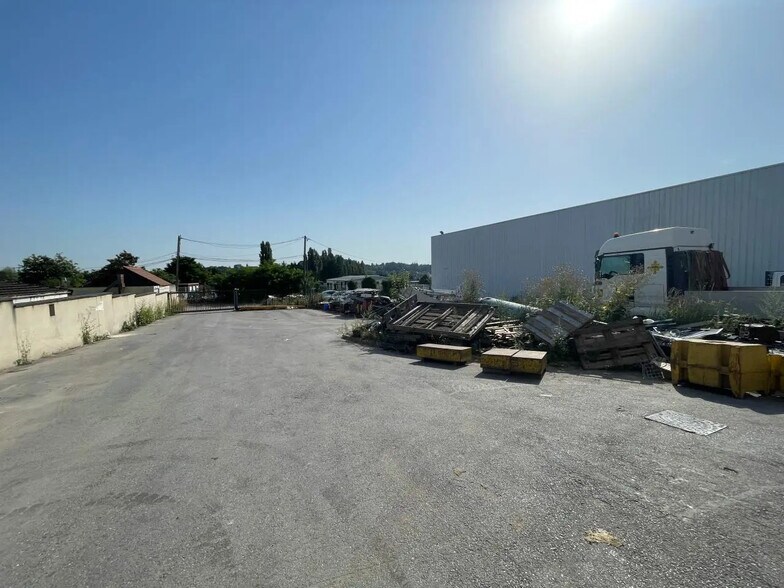 Flex dans Linas à louer - Photo du bâtiment - Image 2 de 15