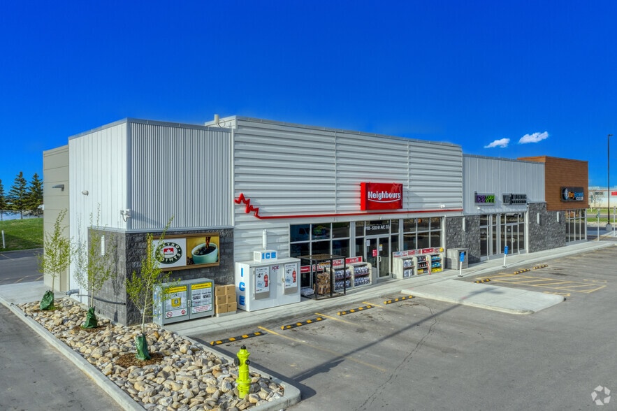 5333 61 Ave SE, Calgary, AB for sale - Primary Photo - Image 1 of 1