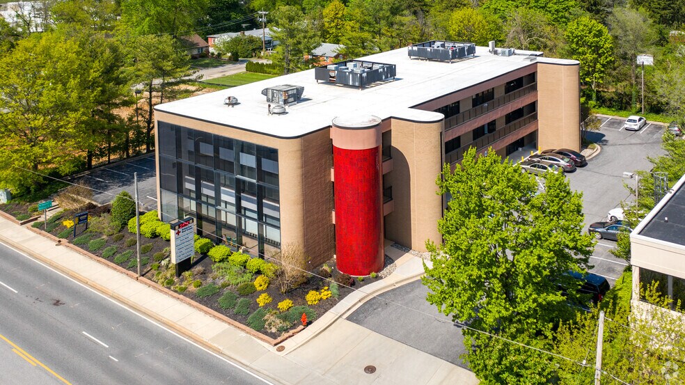 2405 York Rd, Timonium, MD à louer - Photo du bâtiment - Image 3 de 4