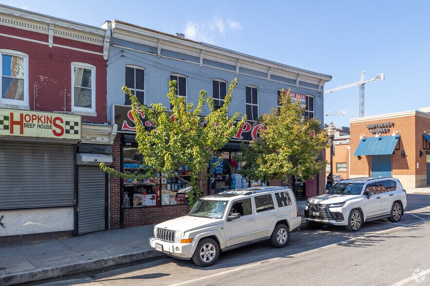2113 E Monument St, Baltimore, MD à vendre - Photo du bâtiment - Image 2 de 2