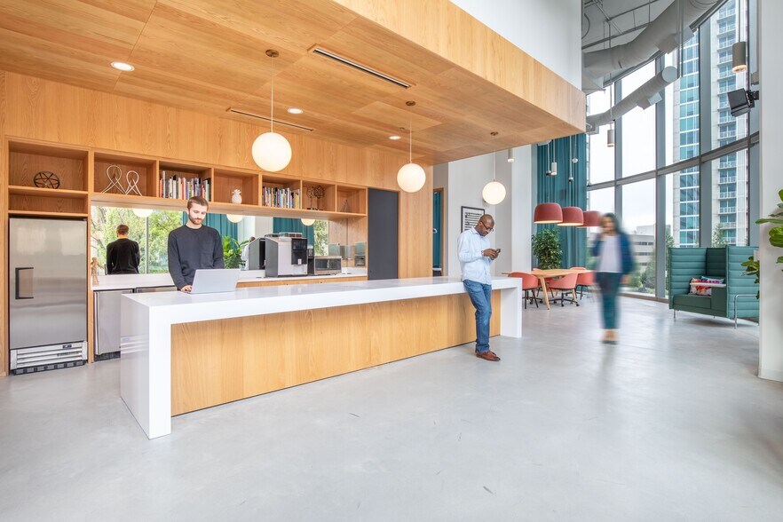 3372 Peachtree Rd NE, Atlanta, GA à louer - Photo intérieure - Image 2 de 12