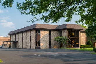 2 Computer Dr W, Albany, NY for lease Building Photo- Image 2 of 4