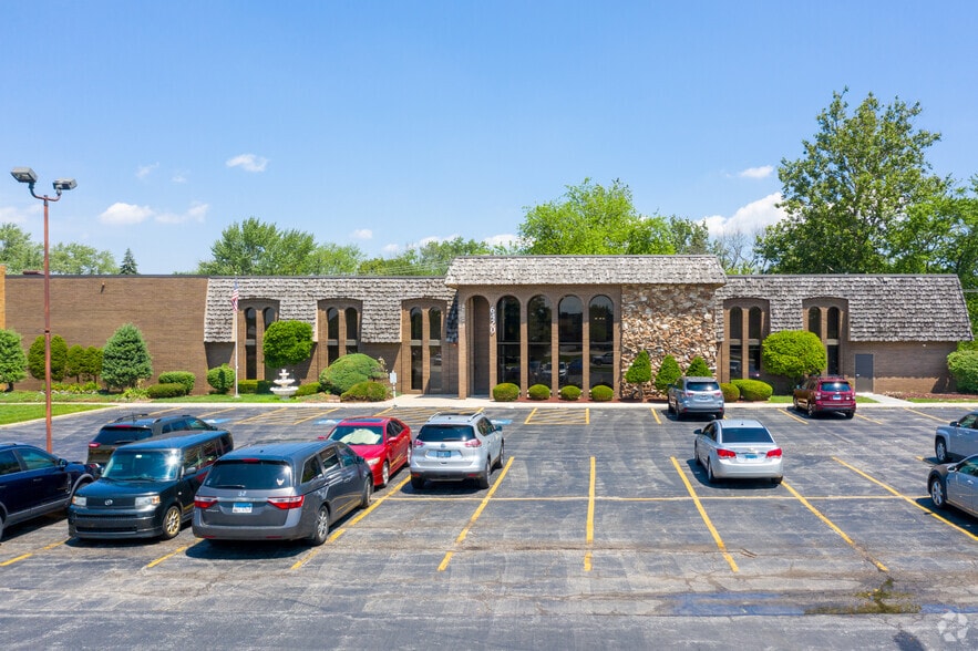 6420 W 127th St, Palos Heights, IL à louer - Photo du bâtiment - Image 2 de 17
